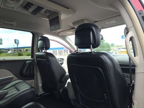 Used 2012 Chrysler Town & Country Touring-L w/ Entertainment Group #2 FWD image 46