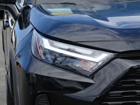 Certified 2025 Toyota RAV4 LE FWD image 5