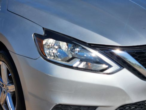 Used 2019 Nissan Sentra S FWD image 11