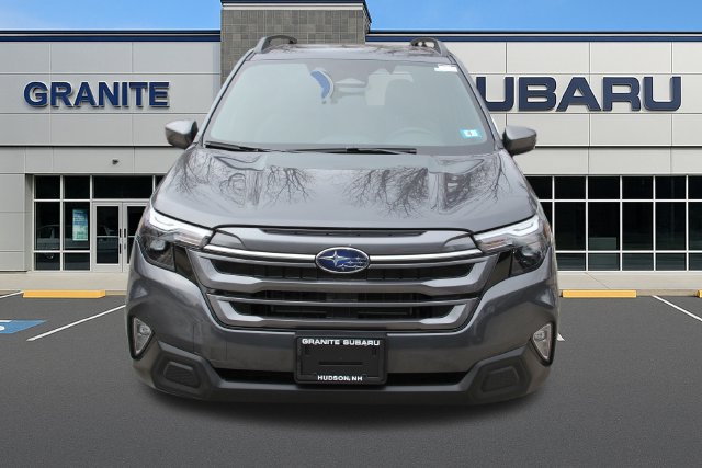 Used 2025 Subaru Forester Premium AWD/4WD image 5