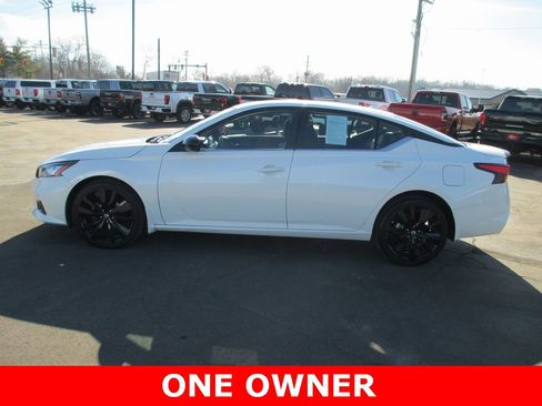 Used 2022 Nissan Altima 2.5 SR w/ Midnight Edition Package image 8