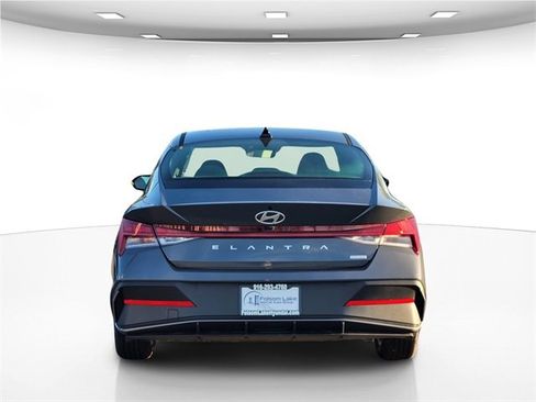 New 2026 Hyundai Elantra Blue image 12