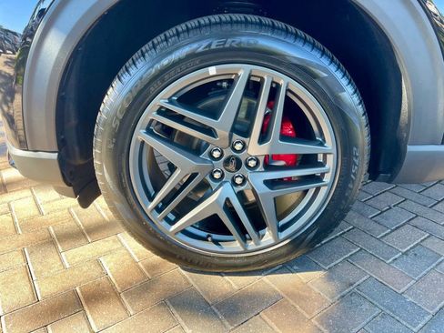 Used 2025 Ford Explorer ST-Line w/ ST-Line Street Pack image 10