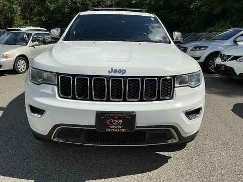 Used 2017 Jeep Grand Cherokee Limited AWD/4WD image 2
