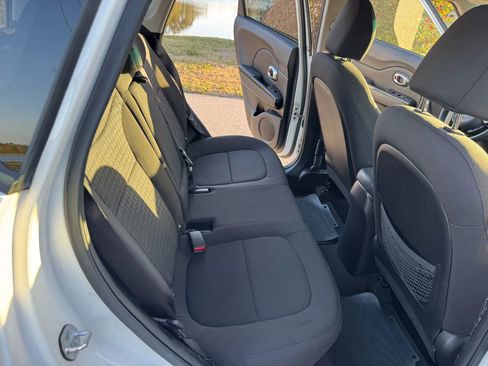 Used 2014 Kia Soul ! image 12