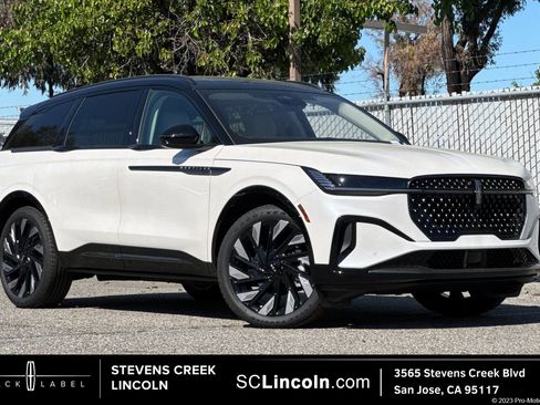 New 2026 Lincoln Nautilus Reserve w/ Jet Appearance Package image 1