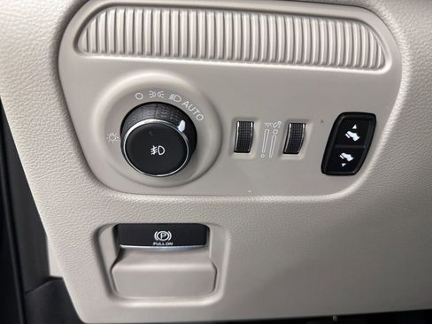 Used 2024 Jeep Wagoneer Series II w/ Convenience Group I AWD/4WD image 18