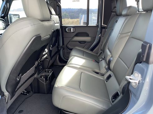 New 2026 Jeep Gladiator Mojave image 14