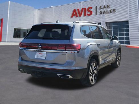 Used 2025 Volkswagen Atlas SE image 6