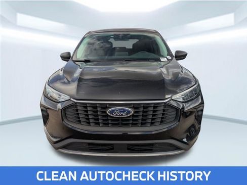 Used 2024 Ford Escape Active w/ Cold Weather Package image 2