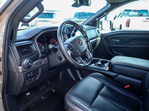 Used 2023 Nissan Titan PRO-4X w/ Pro-4x Convenience Package image 11