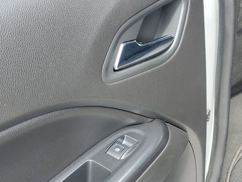 Used 2015 Chevrolet Colorado LT w/ LT Convenience Package RWD image 16