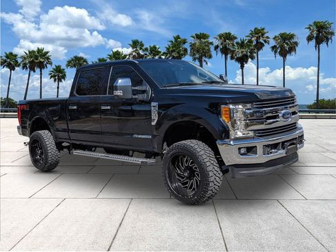Used 2017 Ford F250 Lariat w/ Chrome Package image 2