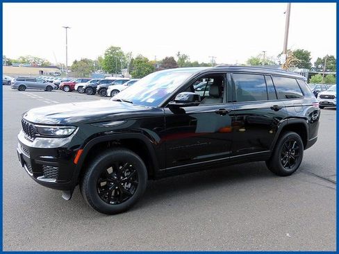 New 2025 Jeep Grand Cherokee L Altitude image 2