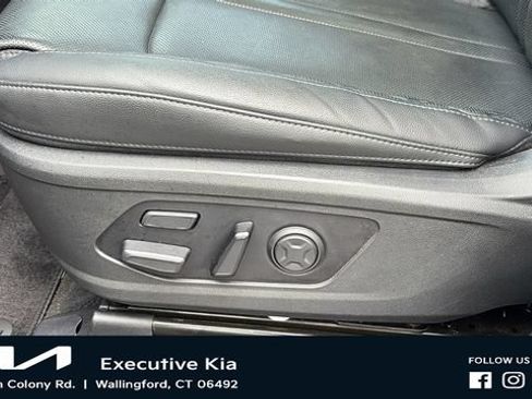 Certified 2022 Kia Sorento SX Prestige AWD/4WD image 11