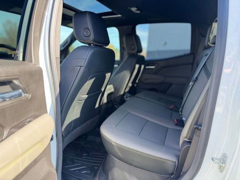 New 2026 Chevrolet Colorado ZR2 w/ Technology Package image 22