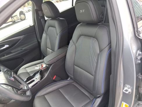 Used 2025 Buick Envista Sport Touring w/ Experience Buick Package FWD image 14