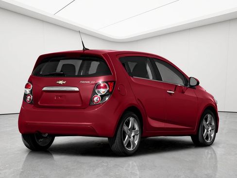 Used 2016 Chevrolet Sonic LT FWD image 32