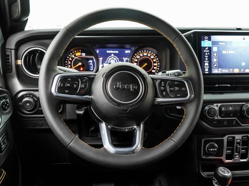 Used 2024 Jeep Wrangler Unlimited Sahara w/ Technology Group AWD/4WD image 22