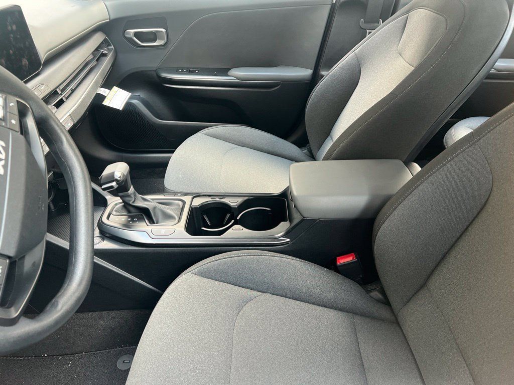Certified 2025 Kia K4 FWD image 7