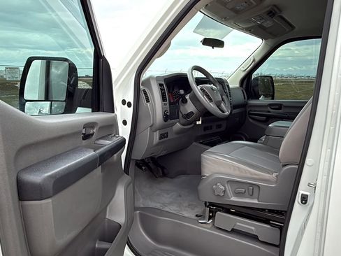 Used 2020 Nissan NV 3500 SV w/ Navigation Package RWD image 8
