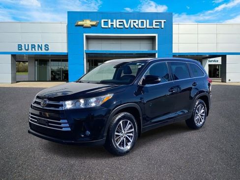 Used 2017 Toyota Highlander XLE image 1
