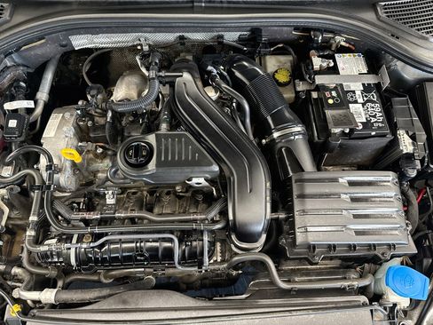 Used 2025 Volkswagen Jetta SE FWD image 33