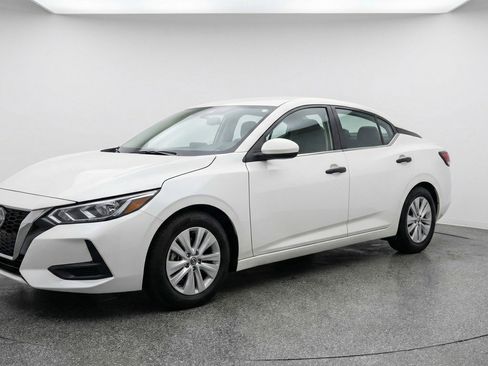 Used 2025 Nissan Sentra S FWD image 3