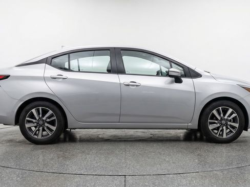 Used 2025 Nissan Versa SV FWD image 11