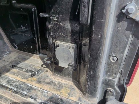 Used 2020 Chevrolet Silverado 1500 LT w/ Texas Edition image 38