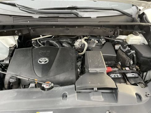 Used 2019 Toyota Highlander XLE image 36