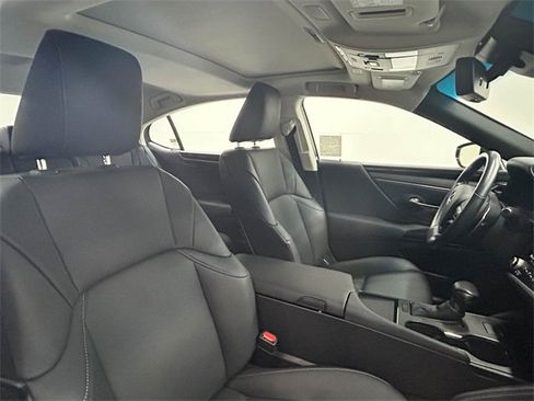 Certified 2025 Lexus ES 350 image 11
