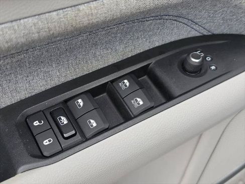 Certified 2022 Jeep Compass Latitude w/ Convenience Group FWD image 17
