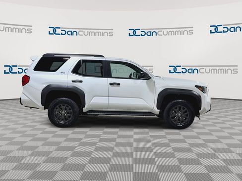 Used 2025 Toyota 4Runner SR5 AWD/4WD image 9
