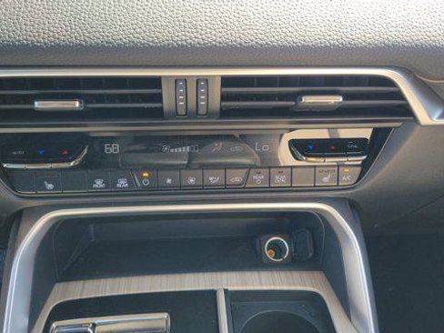 Certified 2024 MAZDA CX-90 Plug-In Hybrid w/ Preferred image 31