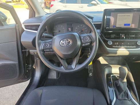 Certified 2025 Toyota Corolla LE FWD image 18