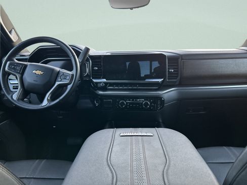 Used 2024 Chevrolet Silverado 2500 High Country image 14