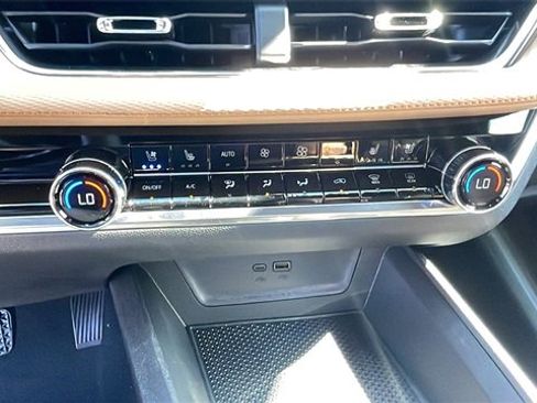 New 2026 Chevrolet Equinox ACTIV w/ Convenience Package III image 18