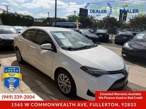 Used 2017 Toyota Corolla LE w/ Carpet Mat Package (TMS) FWD image 14