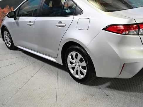 Used 2023 Toyota Corolla LE w/ Carpet Mat Package (TMS) FWD image 8