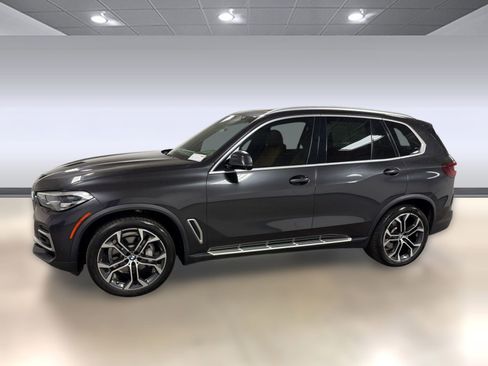 Used 2022 BMW X5 sDrive40i w/ Premium Package RWD image 2
