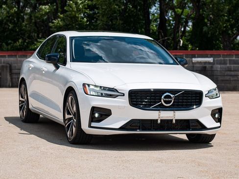 Certified 2022 Volvo S60 B5 Momentum w/ Premium Package AWD/4WD image 7