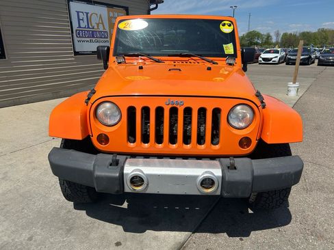 Used 2012 Jeep Wrangler Sahara w/ Dual Top Group AWD/4WD image 2