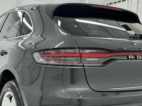 Certified 2025 Porsche Macan image 18