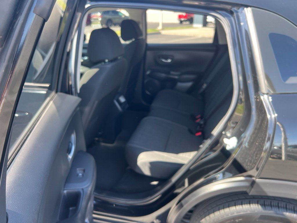 Used 2025 Honda HR-V LX image 23