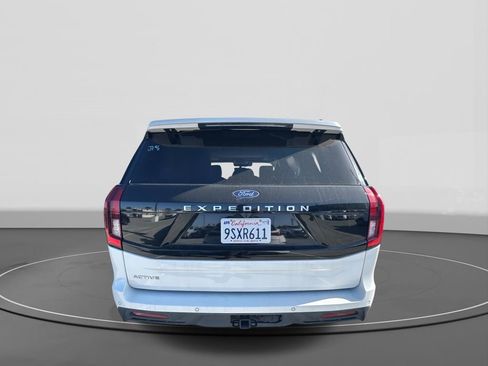 Used 2025 Ford Expedition Active image 6