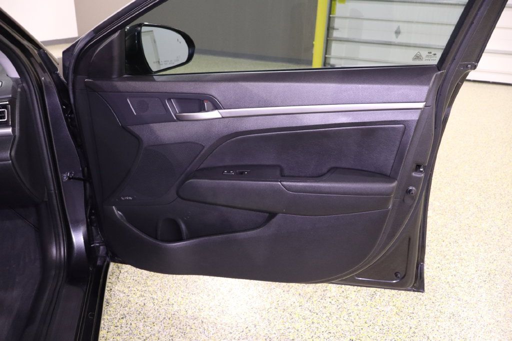Used 2020 Hyundai Elantra Limited w/ Cargo Package (C1) FWD image 36