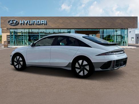 New 2025 Hyundai Ioniq 6 SE image 4