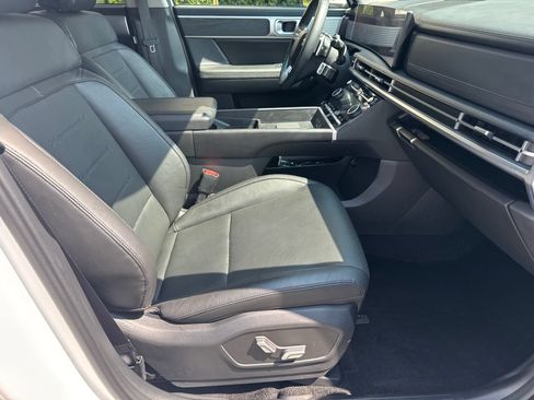 Used 2024 Hyundai Santa Fe Limited AWD/4WD image 13
