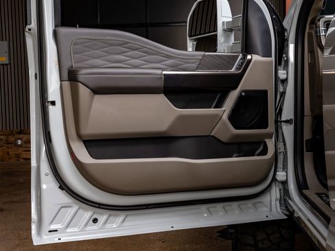 Used 2026 Ford F450 Platinum w/ Platinum Plus Package image 36